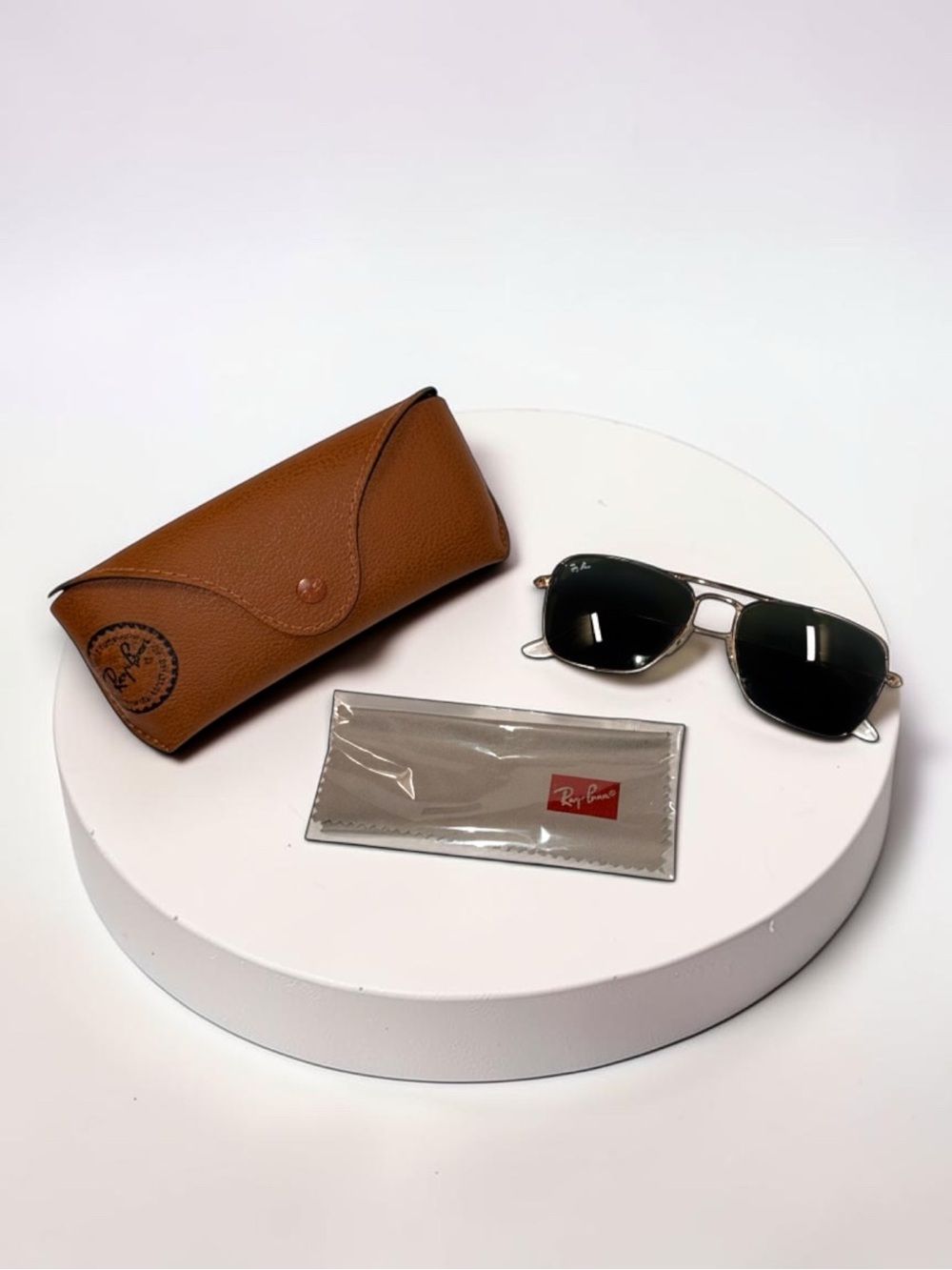 NEW Ray-Ban Caravan Sunglasses RB3136 001 Gold 58mm G-15 Green Lenses (Unisex)
